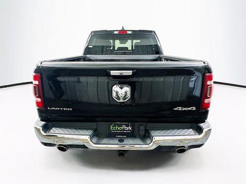 Diamond Black Crystal Pearlcoat 2019 RAM 1500 Limited