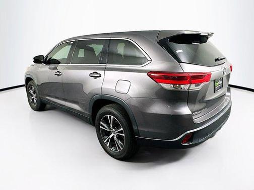 2019 Toyota Highlander LE I4