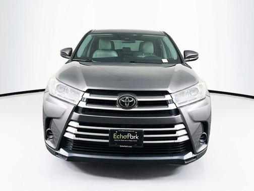 2019 Toyota Highlander LE I4