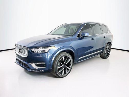 2023 Volvo XC90 B5 Plus