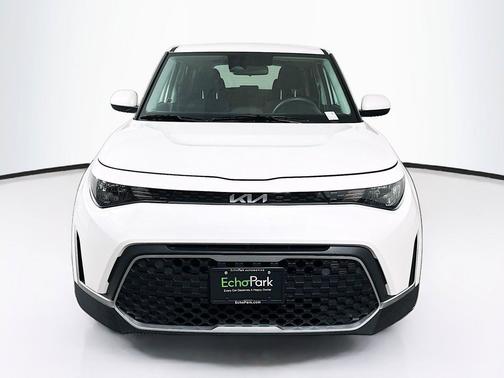 Snow White Pearl 2025 Kia Soul LX
