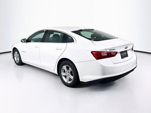 Summit White 2023 Chevrolet Malibu FWD 1LT