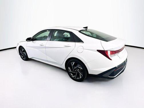 2025 Hyundai ELANTRA HEV Limited