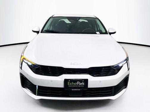 Snow White Pearl 2025 Kia K5 LXS