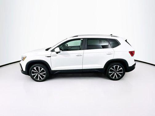 Pure White 2023 Volkswagen Taos 1.5T SE