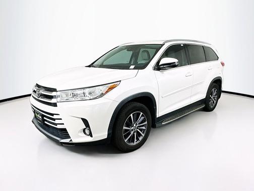 Blizzard Pearl 2019 Toyota Highlander XLE
