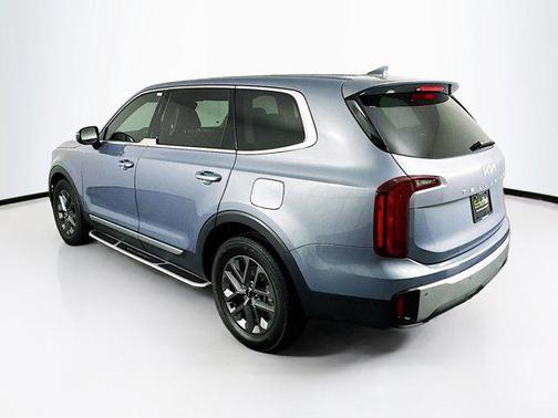 2023 Kia Telluride LX