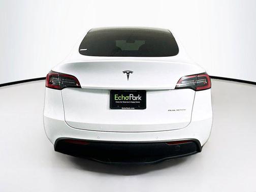2022 Tesla Model Y Long Range Dual Motor All-Wheel Drive