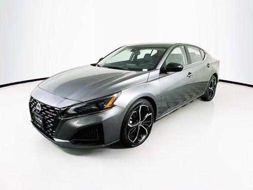 2023 Nissan Altima SR FWD