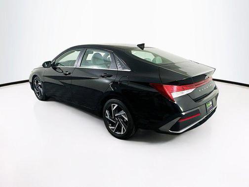 2025 Hyundai ELANTRA HEV Limited