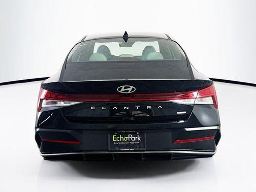 2025 Hyundai ELANTRA HEV Limited