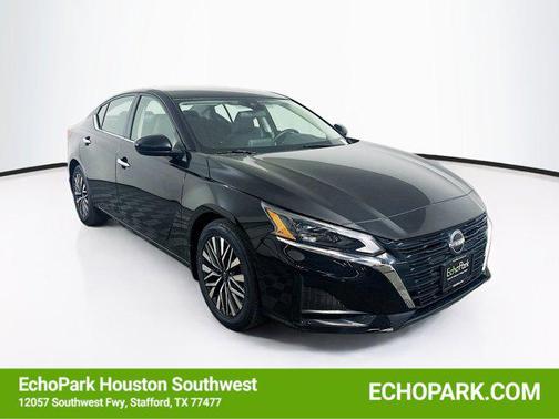 Super Black 2023 Nissan Altima 2.5 SV