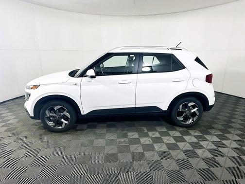Lunar White 2025 Hyundai VENUE SEL