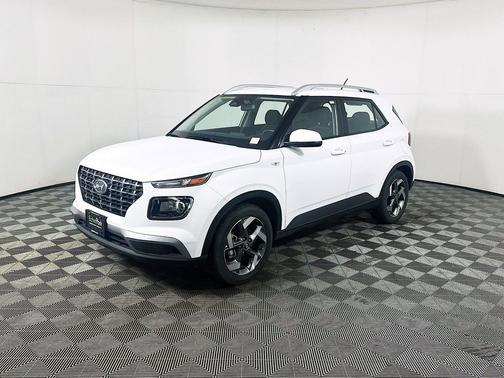 Lunar White 2025 Hyundai VENUE SEL