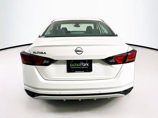 2025 Nissan Altima SV FWD