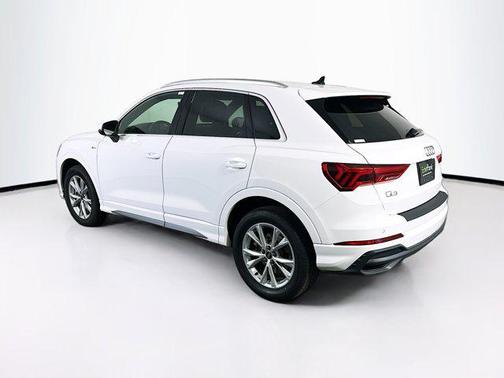 2024 Audi Q3 Premium 45 TFSI S line quattro Tiptronic