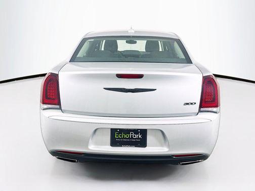 2023 Chrysler 300 Touring