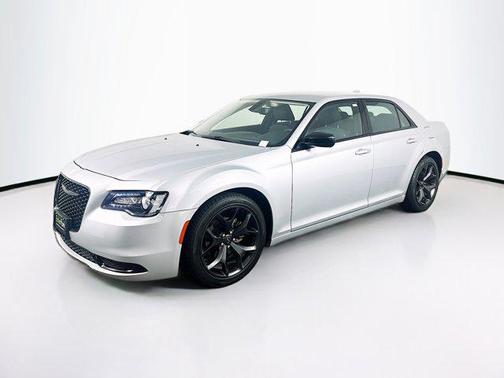 2023 Chrysler 300 Touring