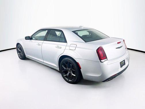 2023 Chrysler 300 Touring