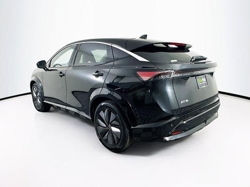 Black Diamond Pearl 2025 Nissan ARIYA ENGAGE
