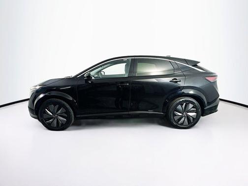 Black Diamond Pearl 2025 Nissan ARIYA ENGAGE