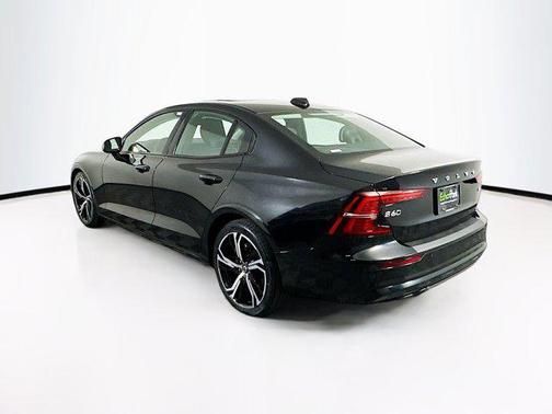 2024 Volvo S60 B5 Plus Dark Theme