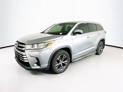 2017 Toyota Highlander LE
