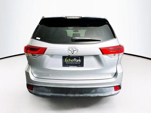2017 Toyota Highlander LE