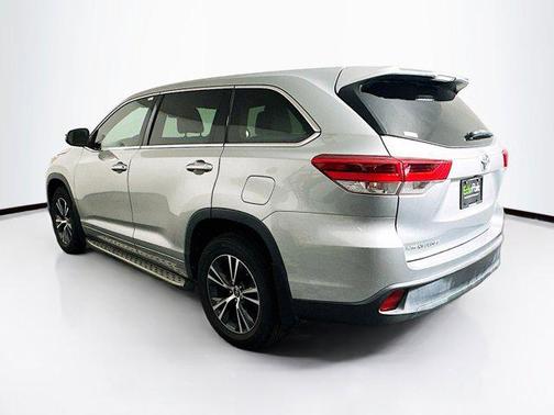 2017 Toyota Highlander LE
