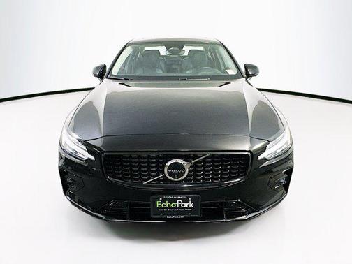 2024 Volvo S60 B5 Plus Dark Theme