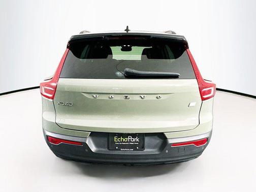 2021 Volvo XC40 Recharge Pure Electric P8
