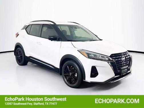 2023 Nissan Kicks SR