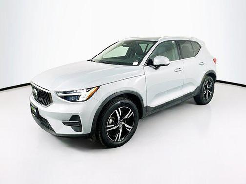 2024 Volvo XC40 B5 Core Bright Theme