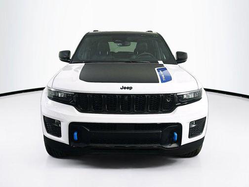 Diamond Black Crystal Pearlcoat 2023 Jeep Grand Cherokee 4xe Trailhawk