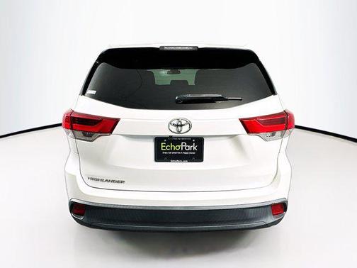2019 Toyota Highlander LE I4