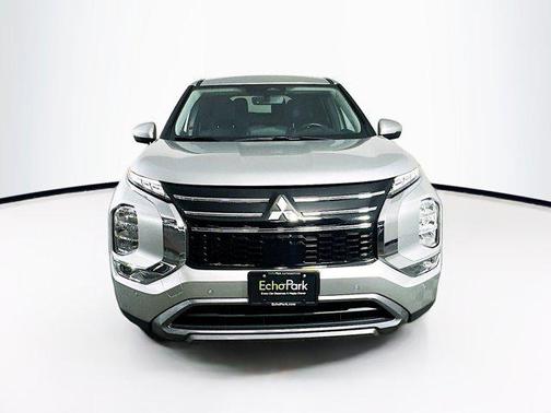 Alloy Silver Metallic 2025 Mitsubishi Outlander SE 2.5 2WD