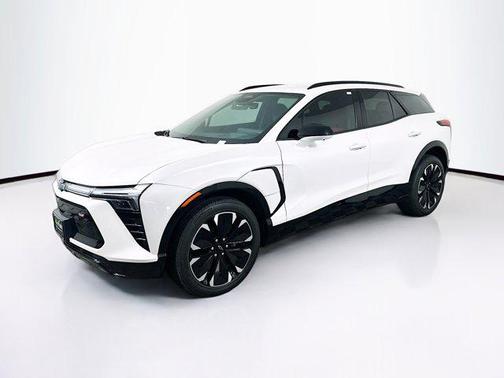 Iridescent Pearl Tricoat 2024 Chevrolet Blazer EV eAWD RS