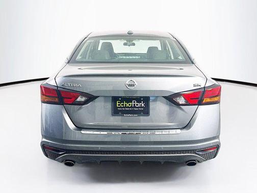 2022 Nissan Altima SR FWD