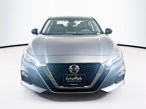 2022 Nissan Altima SR FWD