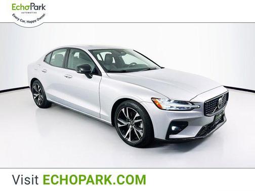 2024 Volvo S60 B5 Core Dark Theme