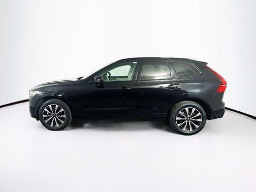 2024 Volvo XC60 B5 Core Dark Theme