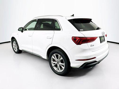 2024 Audi Q3 Premium 45 TFSI S line quattro Tiptronic