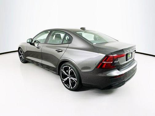2024 Volvo S60 B5 Plus Dark Theme