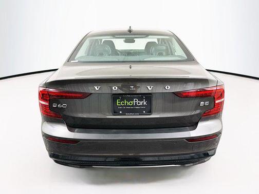 2024 Volvo S60 B5 Plus Dark Theme