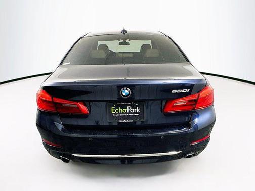 2018 BMW 530 530i
