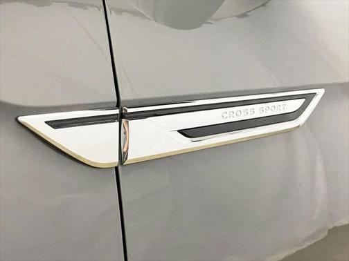 2021 Volkswagen Atlas Cross Sport 3.6L V6 SE w/Technology R-Line