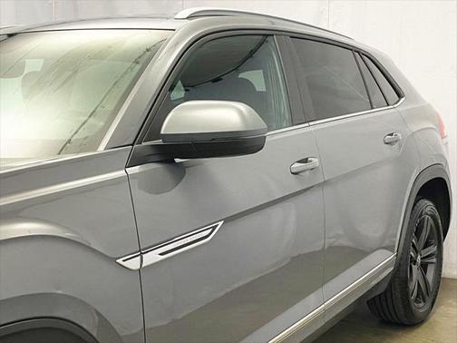 2021 Volkswagen Atlas Cross Sport 3.6L V6 SE w/Technology R-Line