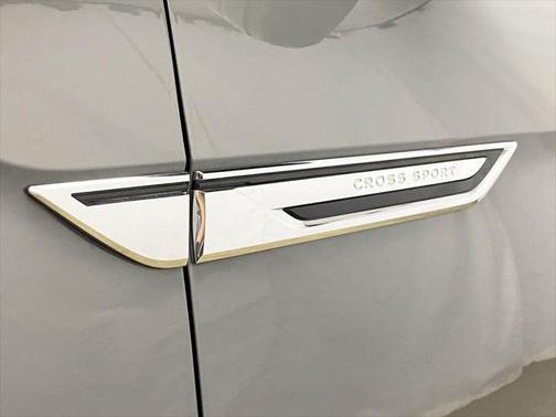 2021 Volkswagen Atlas Cross Sport 3.6L V6 SE w/Technology R-Line