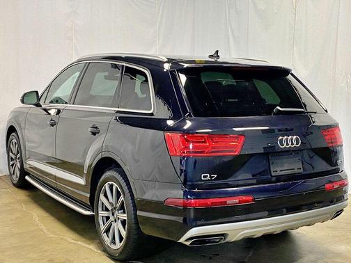 Orca Black Metallic 2018 Audi Q7 3.0T Premium Plus