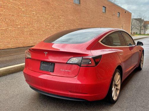 Red Multi-Coat 2019 Tesla Model 3 Long Range